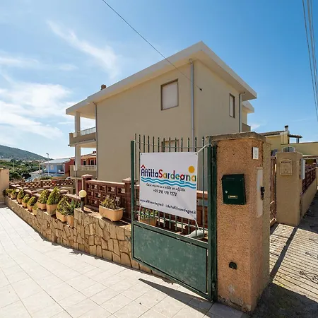 Affittasardegna - Quadri Alba Apartamento
