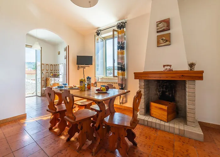 Affittasardegna - Quadri Alba Apartamento Castelsardo